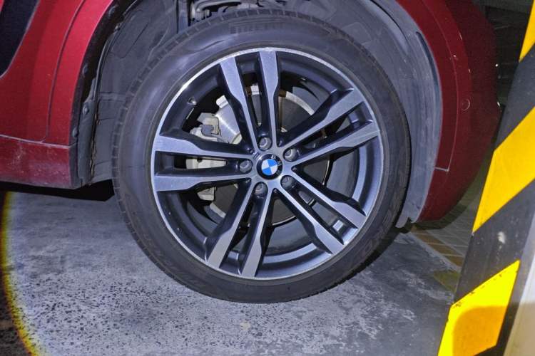 Used BMW X6 2018 xDrive35i M Sport Luxury Edition Right Front Wheel Hub