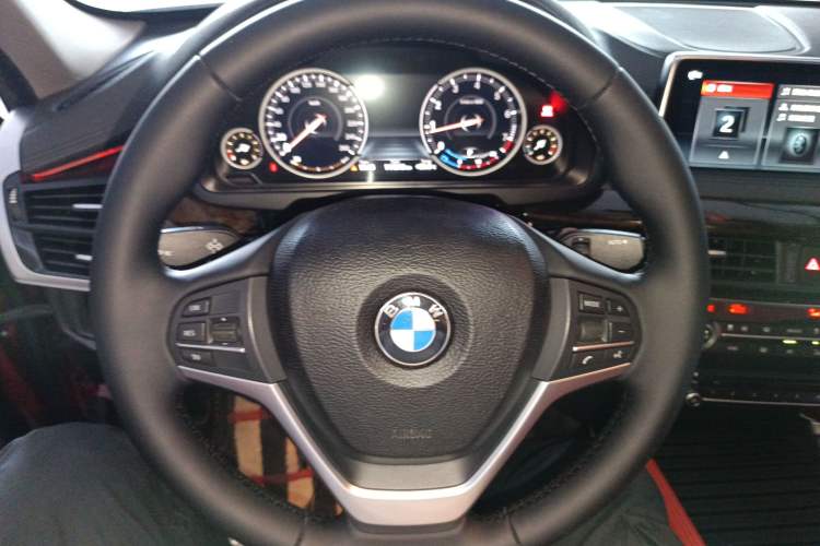 Used BMW X6 2018 xDrive28i Steering Wheel