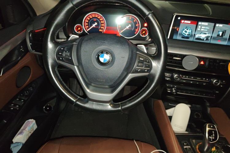 Used BMW X6 2018 xDrive35i Leading Model Steering Wheel