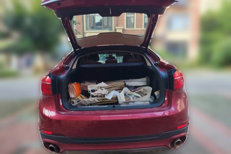 Used BMW X6 2018 xDrive28i Trunk