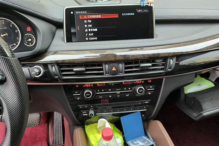 Used BMW X6 2018 xDrive28i Audio And AC Panel