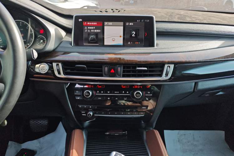 Used BMW X6 2018 xDrive28i Audio And AC Panel