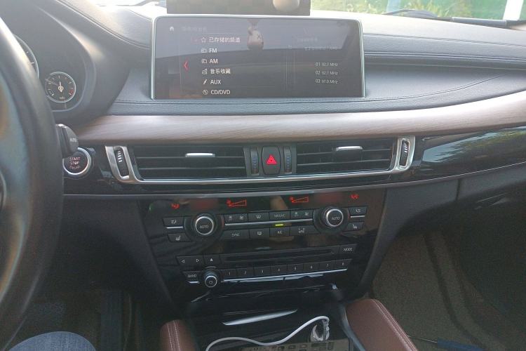 Used BMW X6 2018 xDrive28i Audio And AC Panel
