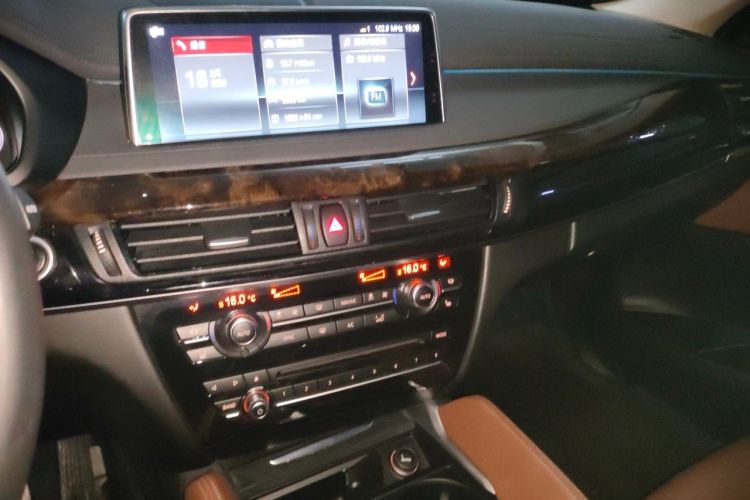 Used BMW X6 2018 xDrive28i Audio And AC Panel