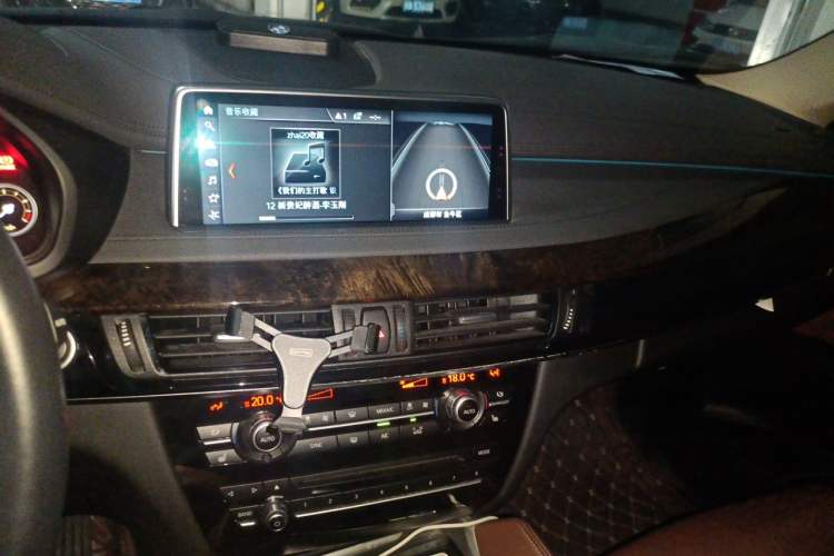 Used BMW X6 2018 xDrive28i Audio And AC Panel
