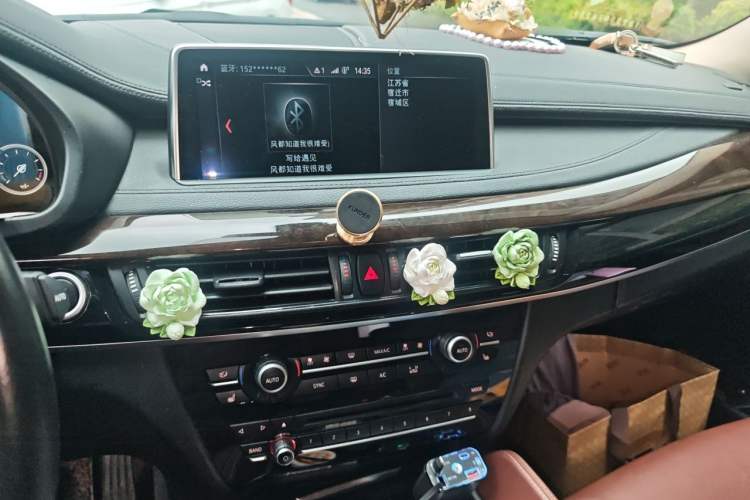 Used BMW X6 2018 xDrive28i Audio And AC Panel