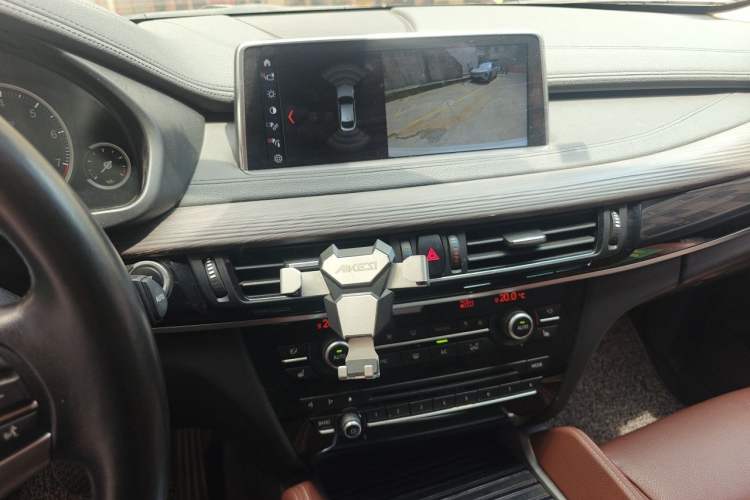 Used BMW X6 2018 xDrive28i Audio And AC Panel