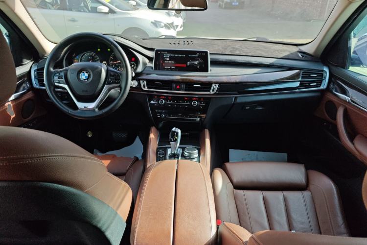 Used BMW X6 2018 xDrive28i Center Console