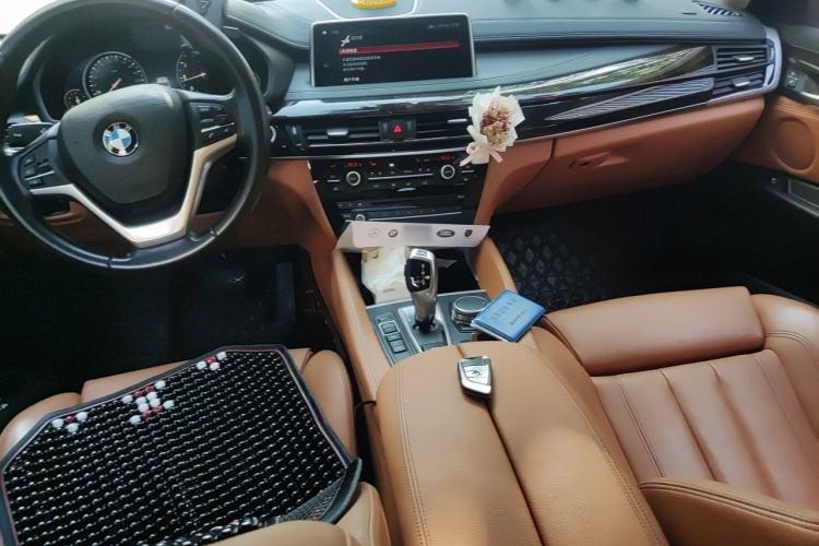 Used BMW X6 2018 xDrive28i Center Console