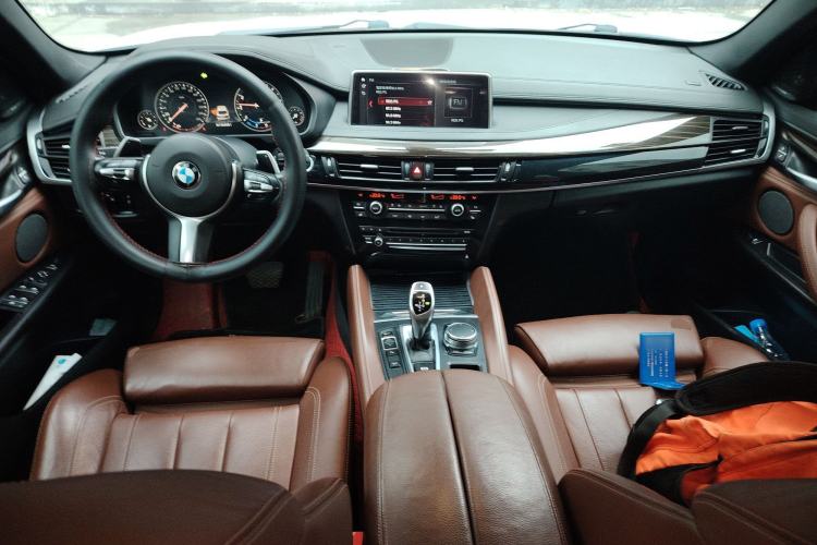 Used BMW X6 2018 xDrive35i M Sport Luxury Edition Center Console