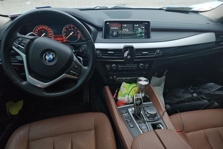 Used BMW X6 2018 xDrive35i Leading Model Center Console