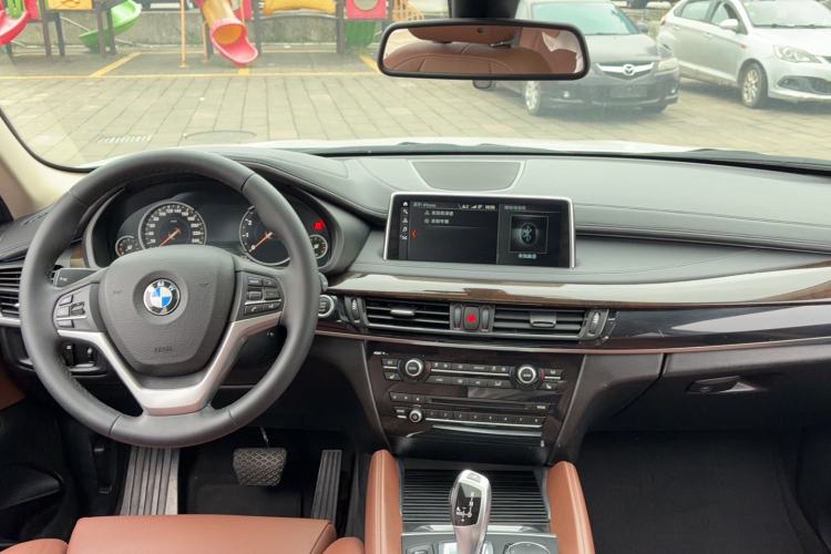 Used BMW X6 2018 xDrive28i Center Console