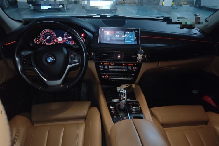 Used BMW X6 2018 xDrive28i Center Console