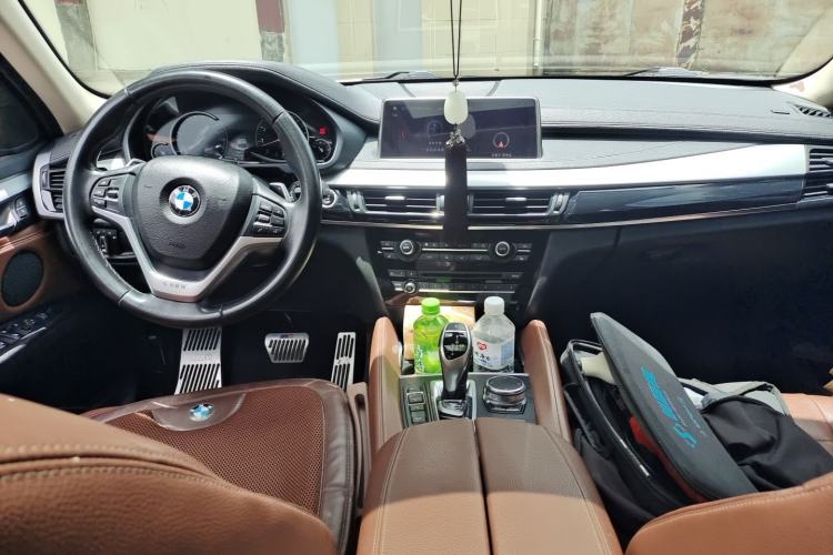 Used BMW X6 2018 xDrive35i Leading Model Center Console