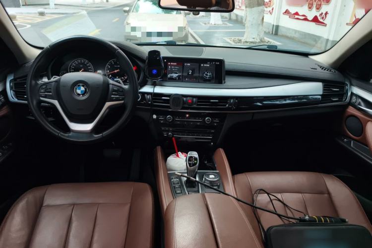 Used BMW X6 2018 xDrive35i Leading Model Center Console