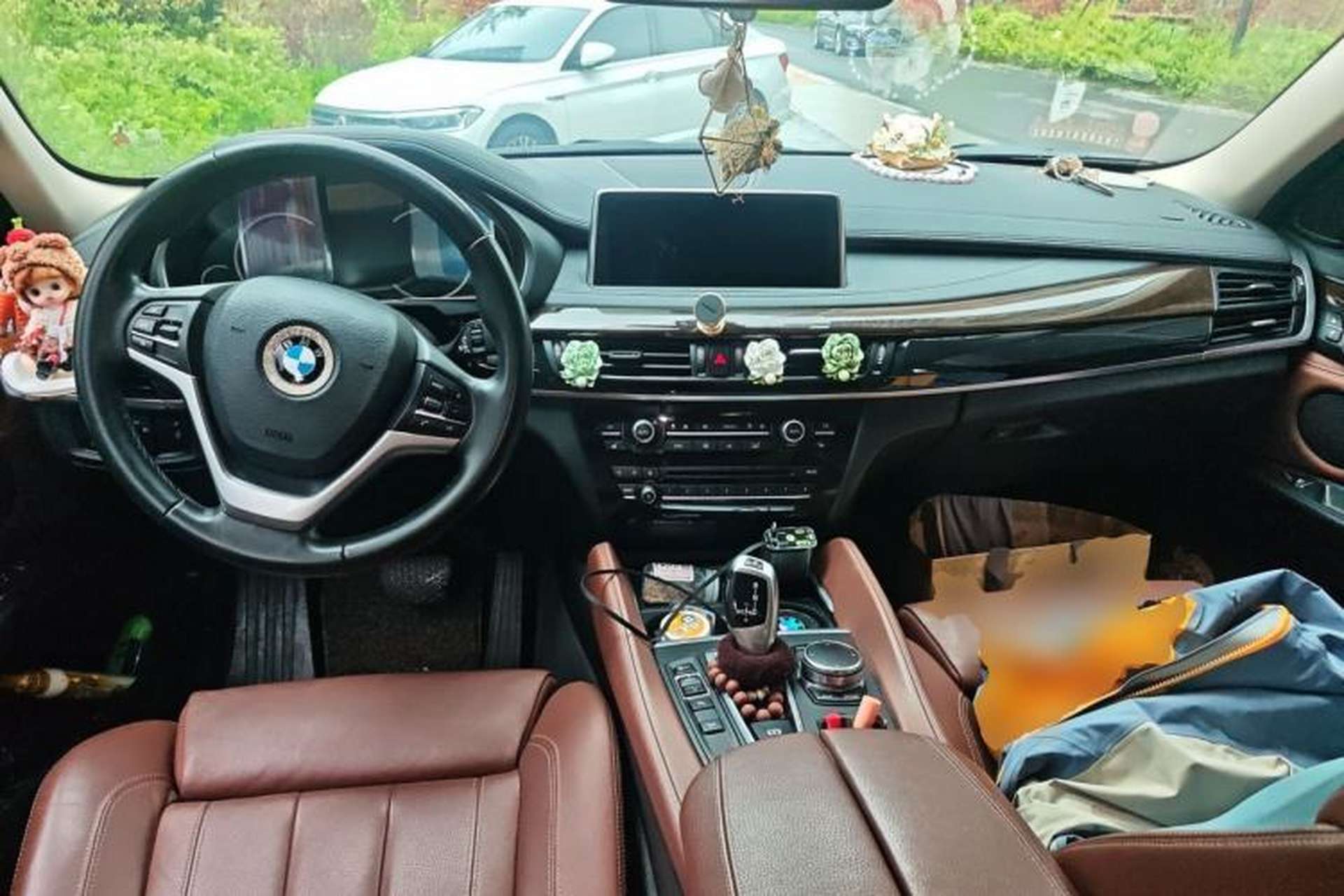 Used BMW X6 2018 xDrive28i Center Console