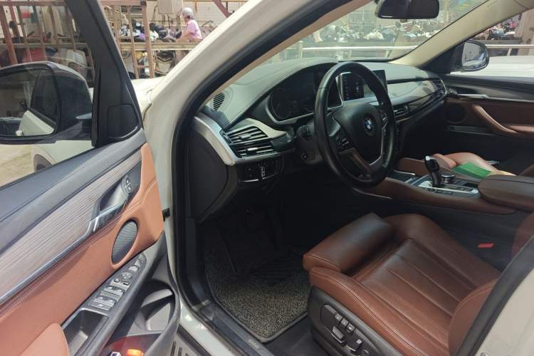 Used BMW X6 2018 xDrive28i Driver Seat