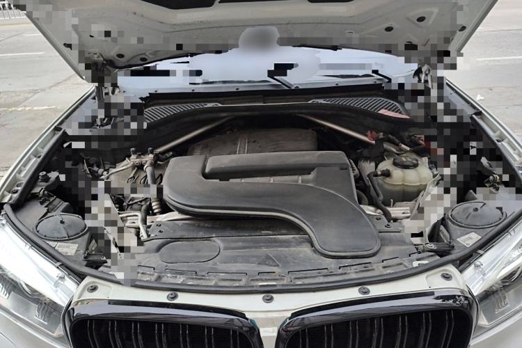 Used BMW X6 2018 xDrive28i Engine Bay