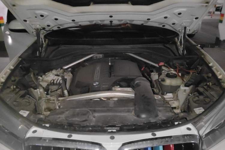 Used BMW X6 2018 xDrive35i Base Model Middle East Engine Bay