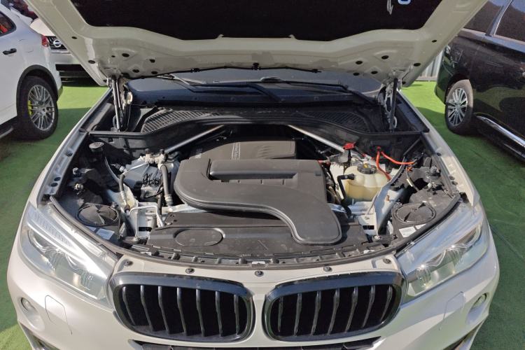 Used BMW X6 2018 xDrive28i Engine Bay