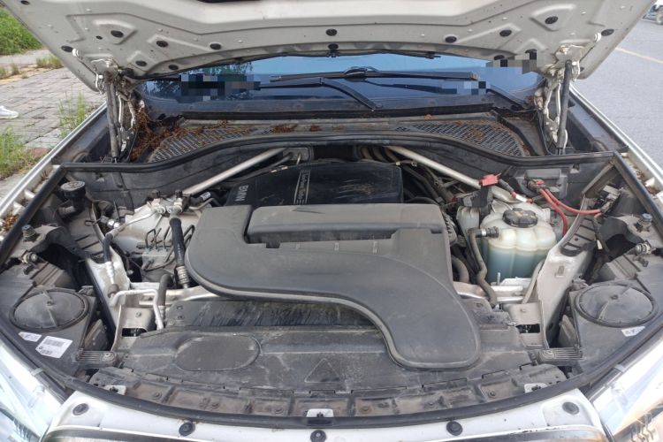 Used BMW X6 2018 xDrive28i Engine Bay