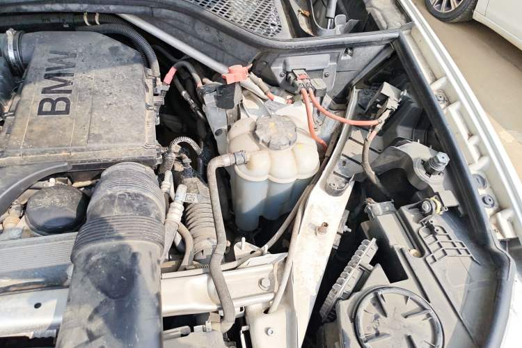 Used BMW X6 2018 xDrive35i Base Model Middle East Engine Bay Left