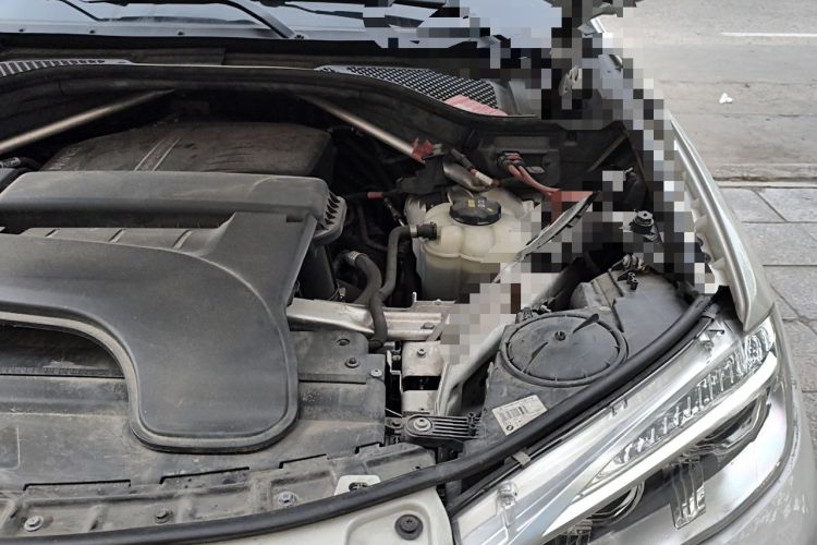 Used BMW X6 2018 xDrive28i Engine Bay Left