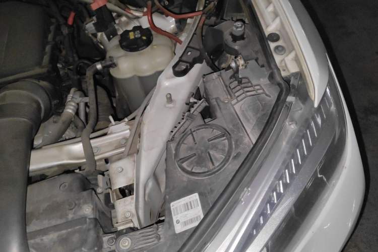 Used BMW X6 2018 xDrive35i Base Model Middle East Engine Bay Left