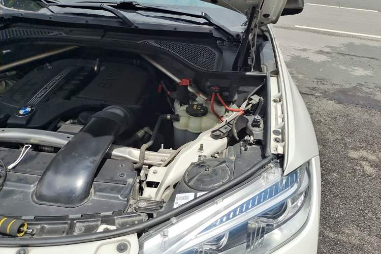 Used BMW X6 2018 xDrive35i Leading Model Engine Bay Left