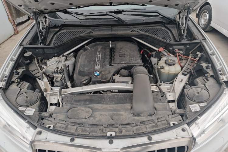 Used BMW X6 2018 xDrive35i Leading Model Engine Bay