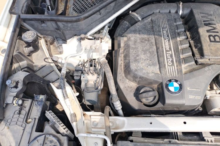 Used BMW X6 2018 xDrive35i Base Model Middle East Engine Bay Right