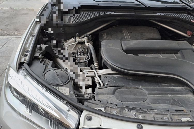 Used BMW X6 2018 xDrive28i Engine Bay Right