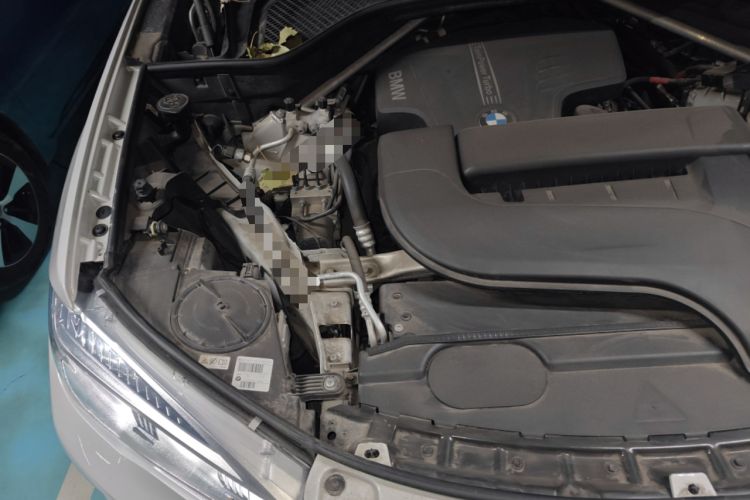 Used BMW X6 2018 xDrive28i Engine Bay Right
