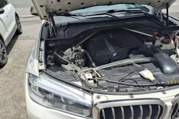 Used BMW X6 2018 xDrive35i Leading Model Engine Bay Right