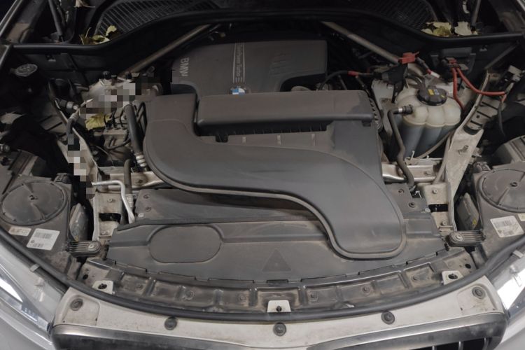 Used BMW X6 2018 xDrive28i Engine Bay