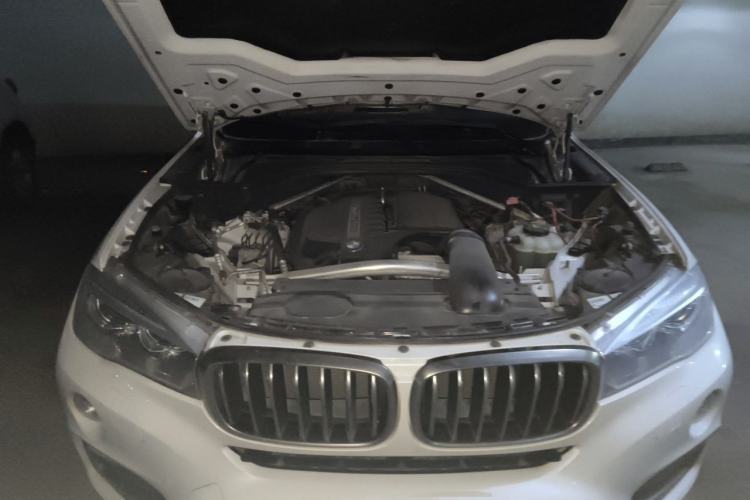 Used BMW X6 2018 xDrive35i Leading Model Engine Bay
