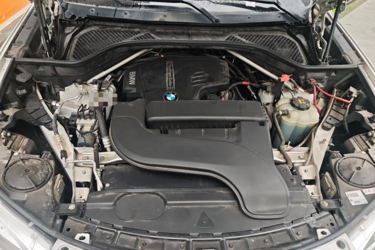 Used BMW X6 2018 xDrive28i Engine Bay