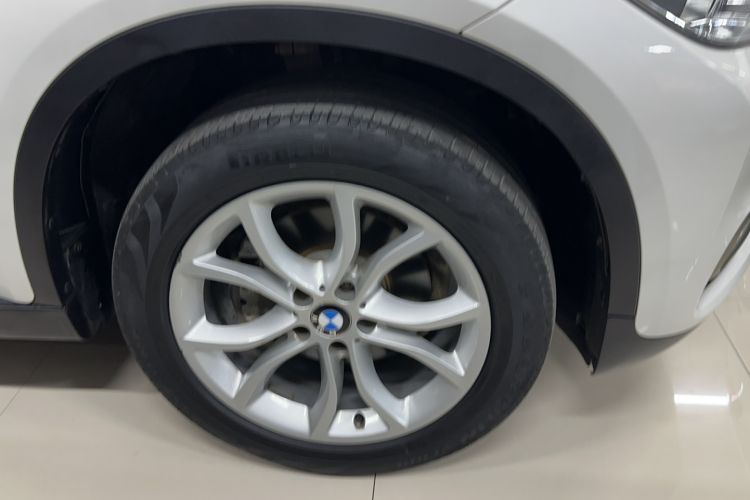 Used BMW X6 2018 xDrive28i Exterior 4