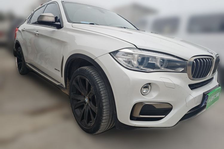 Used BMW X6 2018 xDrive35i Leading Model Front Right 45 Deg