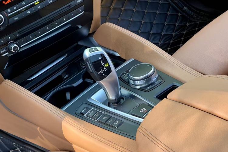 Used BMW X6 2018 xDrive28i Interior 1