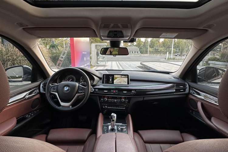 Used BMW X6 2018 xDrive28i Interior 1