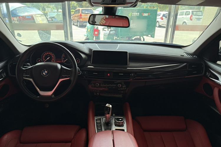 Used BMW X6 2018 xDrive28i Interior 1