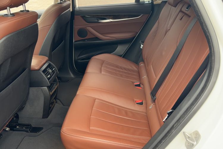 Used BMW X6 2018 xDrive28i Interior 1