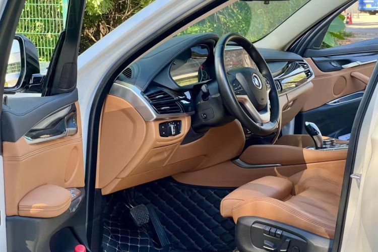 Used BMW X6 2018 xDrive28i Interior 10