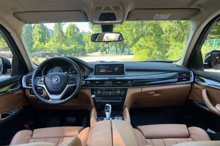 Used BMW X6 2018 xDrive28i Interior 2