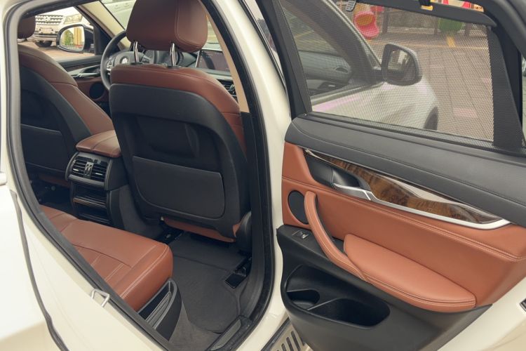 Used BMW X6 2018 xDrive28i Interior 2