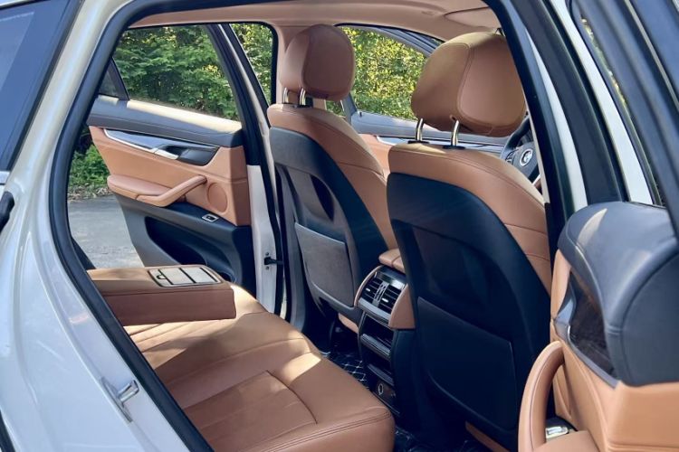 Used BMW X6 2018 xDrive28i Interior 3