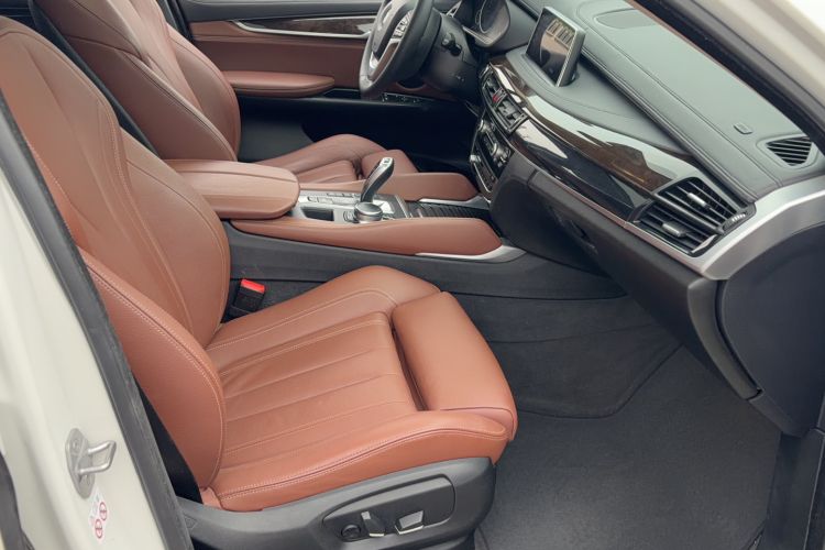 Used BMW X6 2018 xDrive28i Interior 3