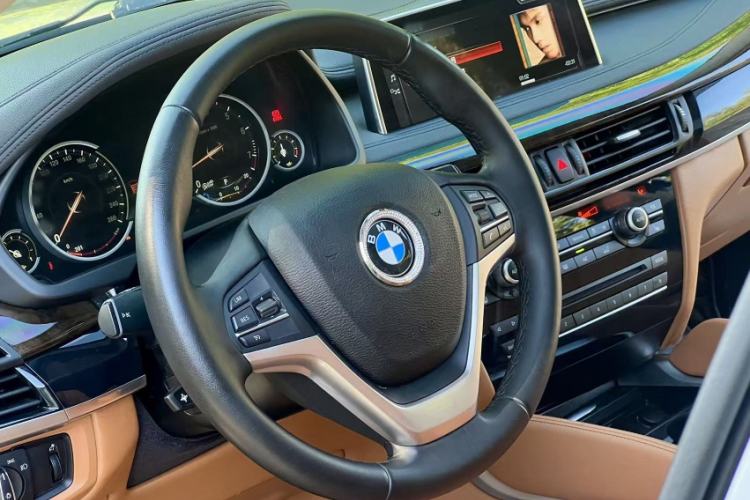 Used BMW X6 2018 xDrive28i Interior 5