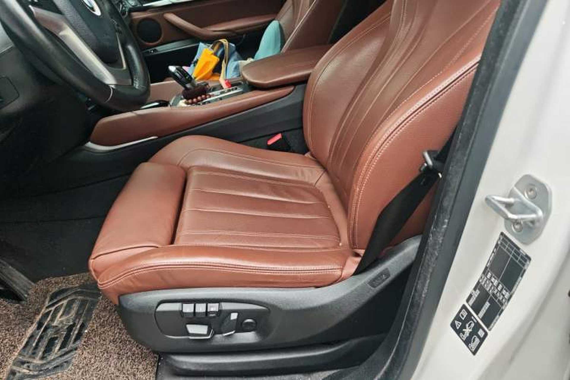 Used BMW X6 2018 xDrive28i Left Front Seat